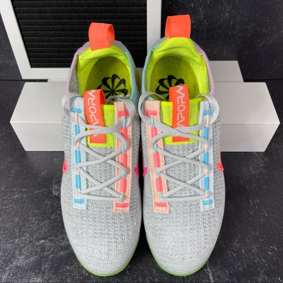 NIKE AIR VAPORMAX 2021 FLYKNIT NEON WOMENS RUNNING SHOES SIZE 5.5 GRAY NEW - Picture 2 of 10